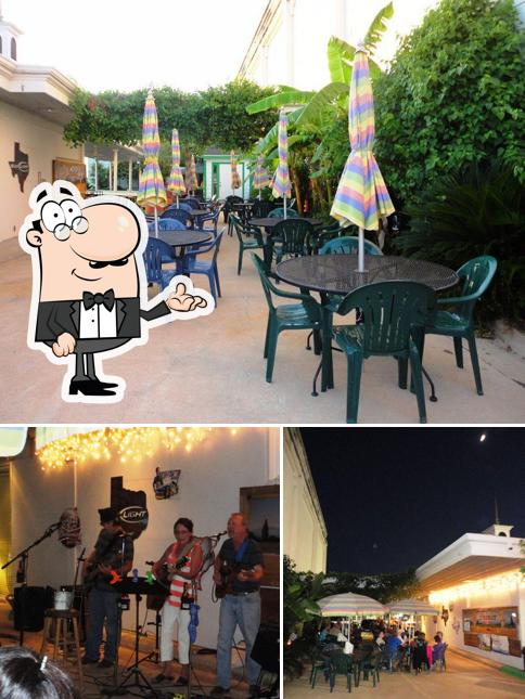 Cafe in the Garden