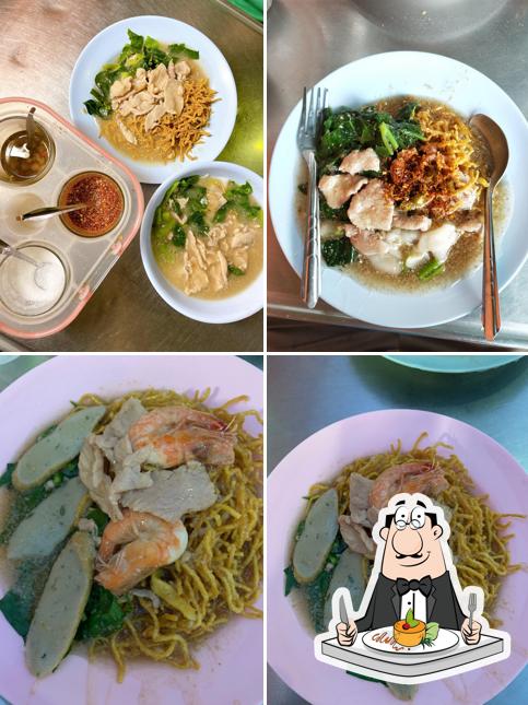 ราดหน้ายอดผักวัดป่าประดู่