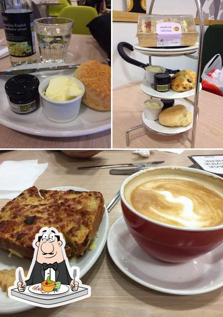M&S Café