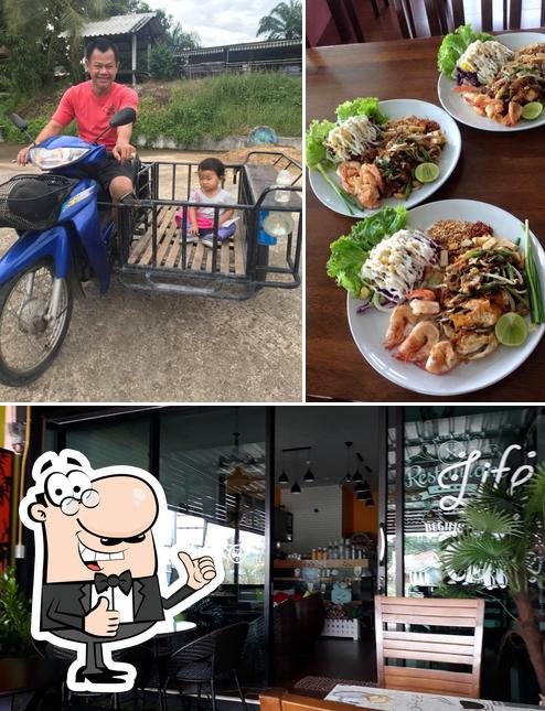 Putawan Cafe’& Restaurant Halal