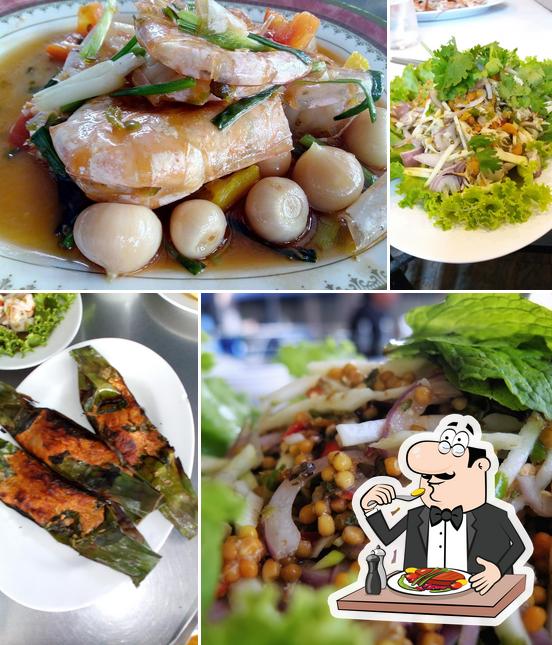 Tha Ruea Seafood Restaurant