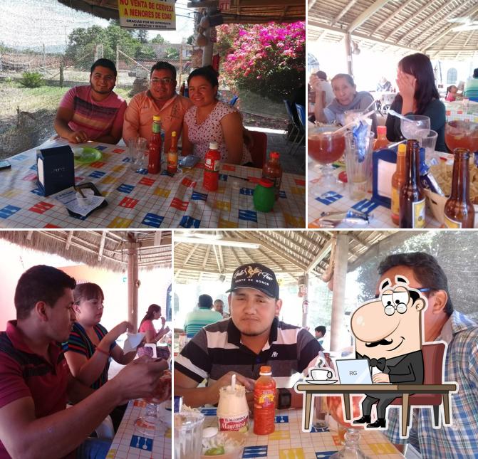 Mariscos El Costeño