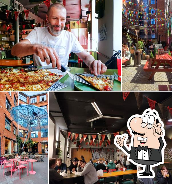 Забронируйте столик в "Oversize"