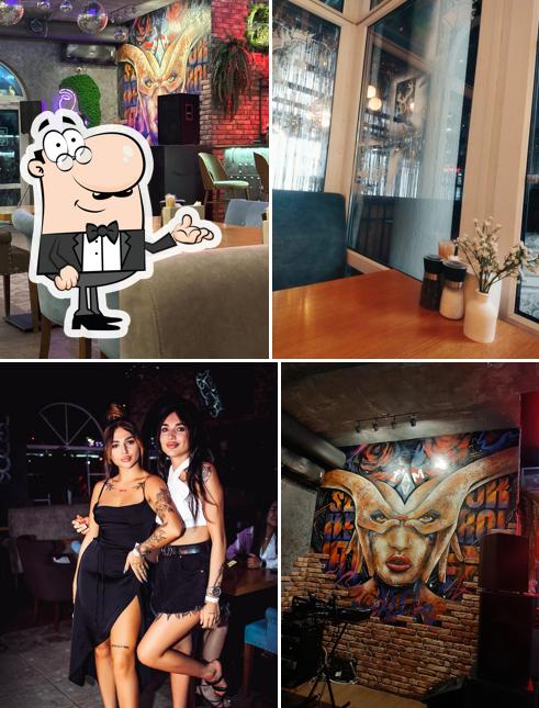 Посмотрите на внутренний интерьер "Tolstoy"