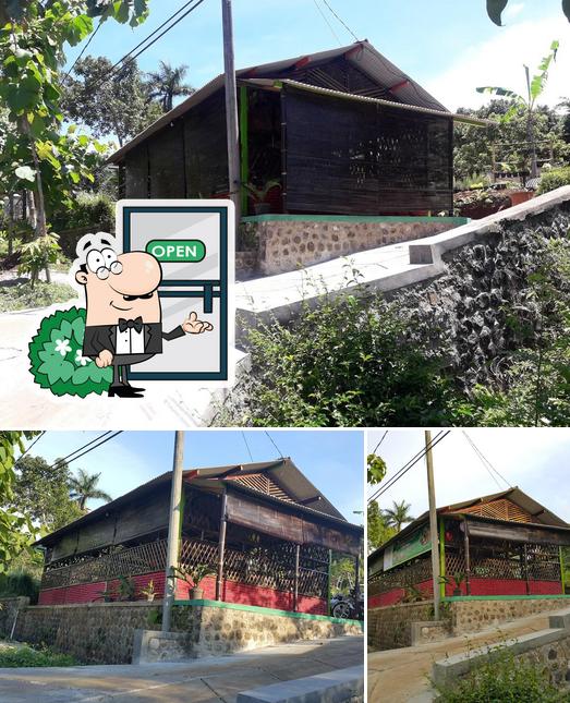 Lesehan Bambu ~Serba Penyet~