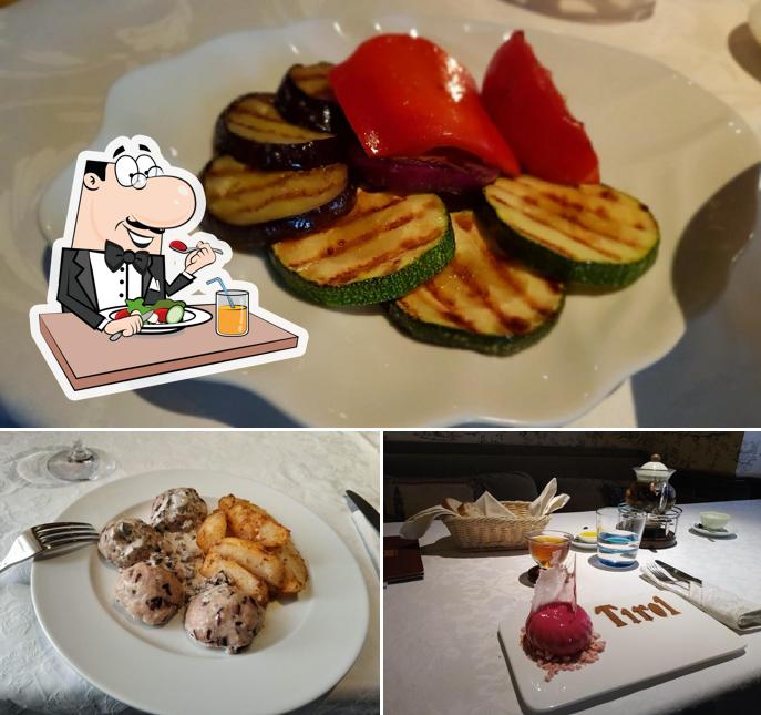 Еда в "ресторане "TIROL""