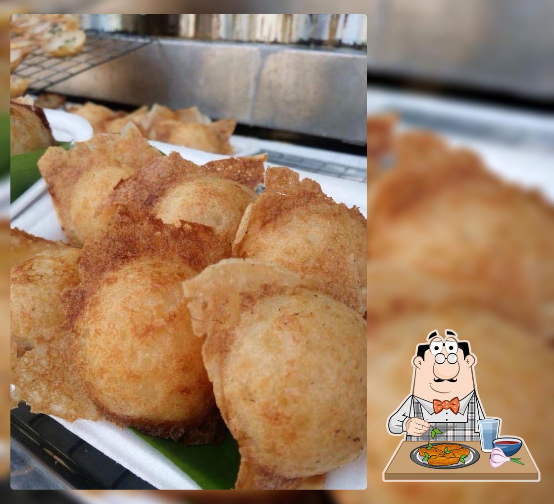 ขนมครก เเม่เเจ๋ว -บ้านเพ