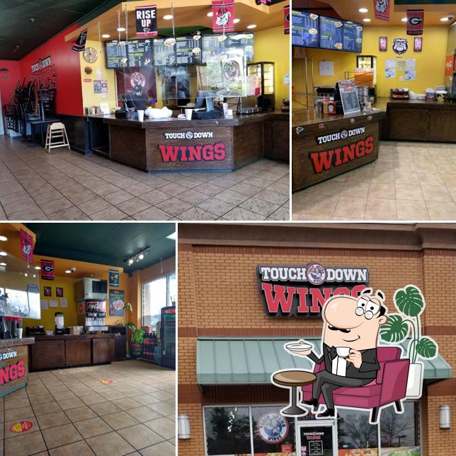 Touchdown Wings at Lithonia