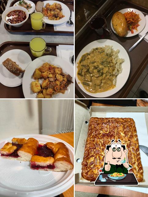 Еда в "Столовой "На Углу""