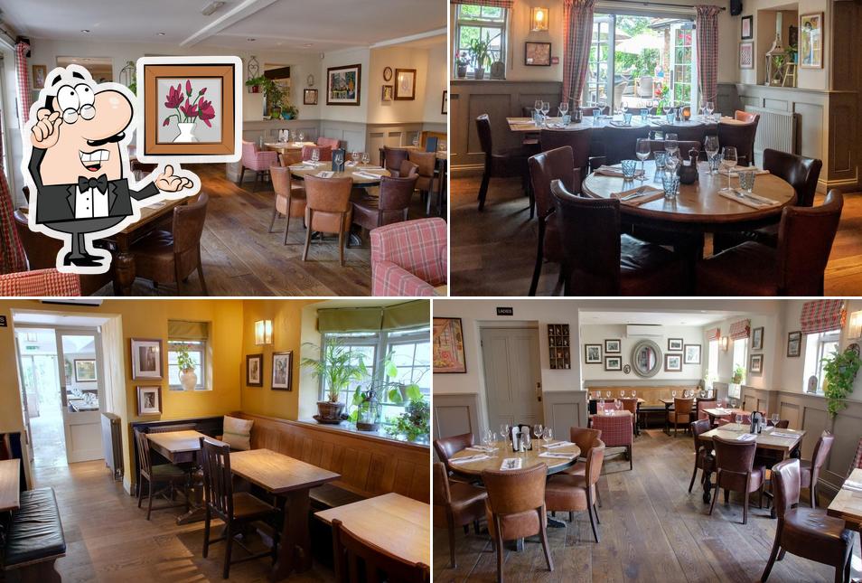 Three Horseshoes