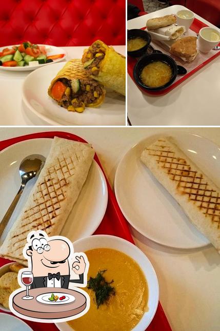 Еда в "Кафе Мускус"