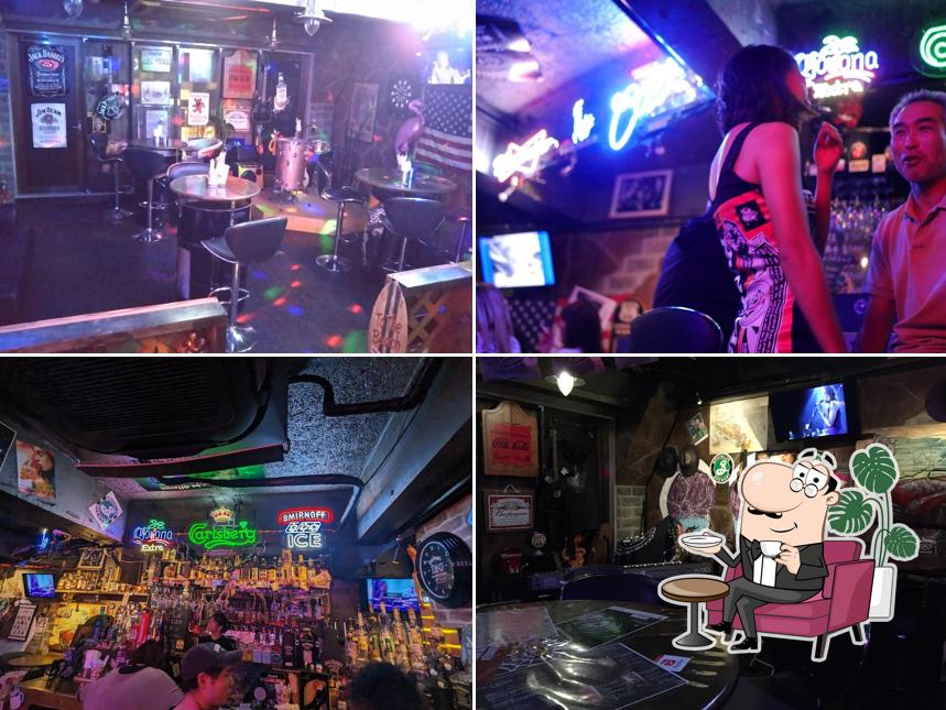 American Bar Funny Guns