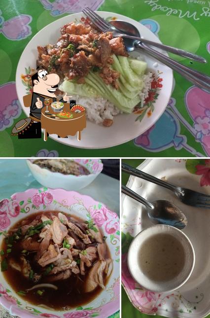 แม่หอม อาหารตามสั่ง ลูกชิ้นปลาแท่ง ปลากราย ฮ่อยจ๊อปลา เกี๊ยวปลา