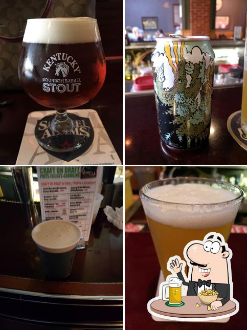 Clover Club Sports Tavern & Eatery