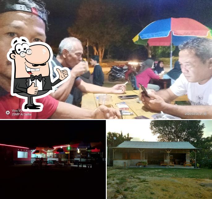 Bundaran Cafe
