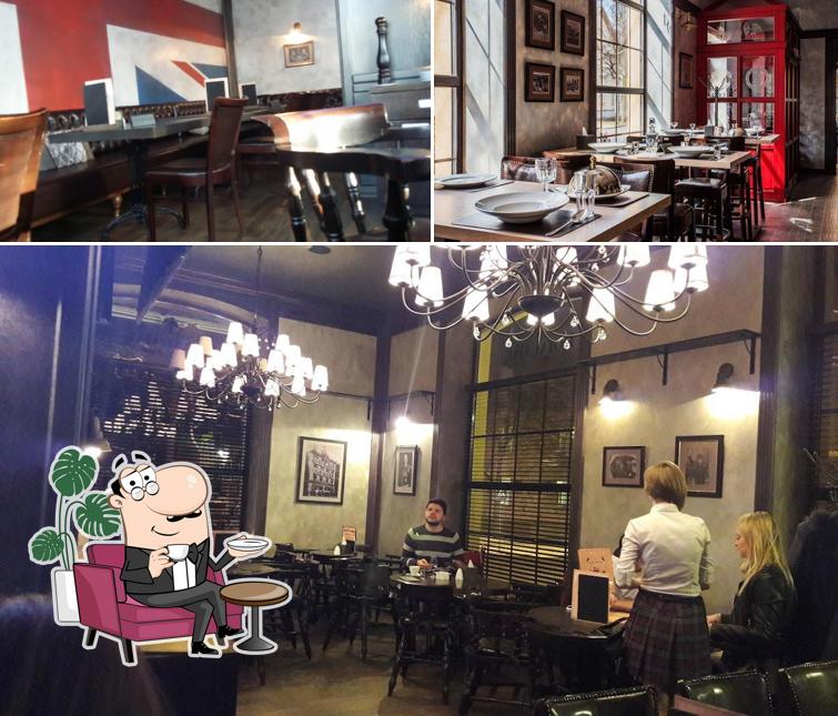 Забронируйте столик в "Royal Oak Pub"