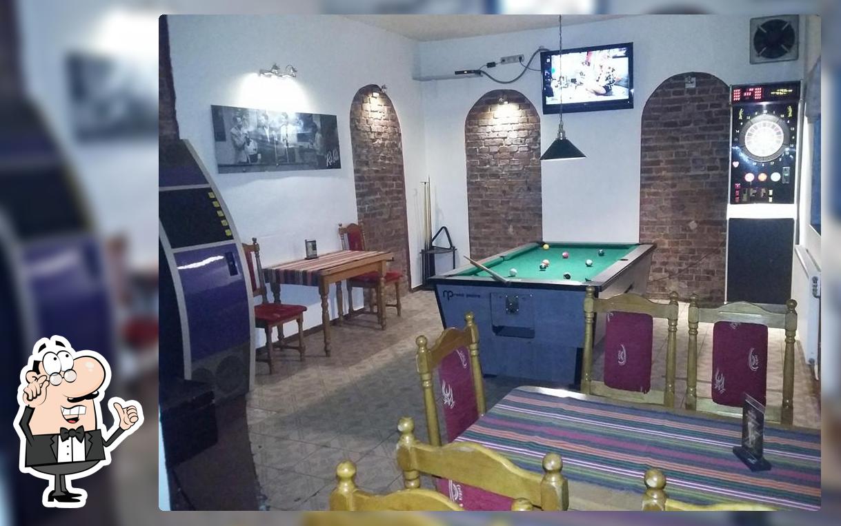 La Mirage. Pub