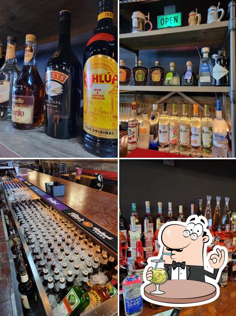 Rusty Rooster Saloon