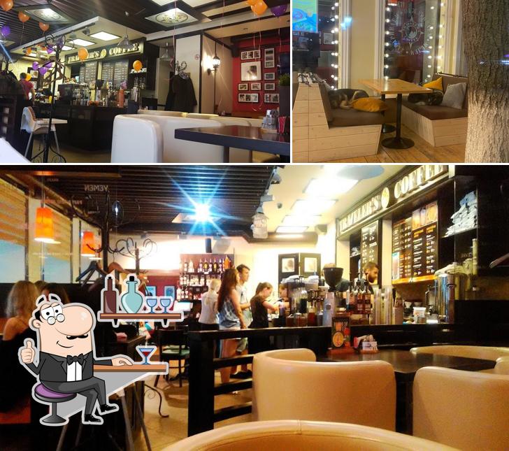 Интерьер "Traveler's Coffee"