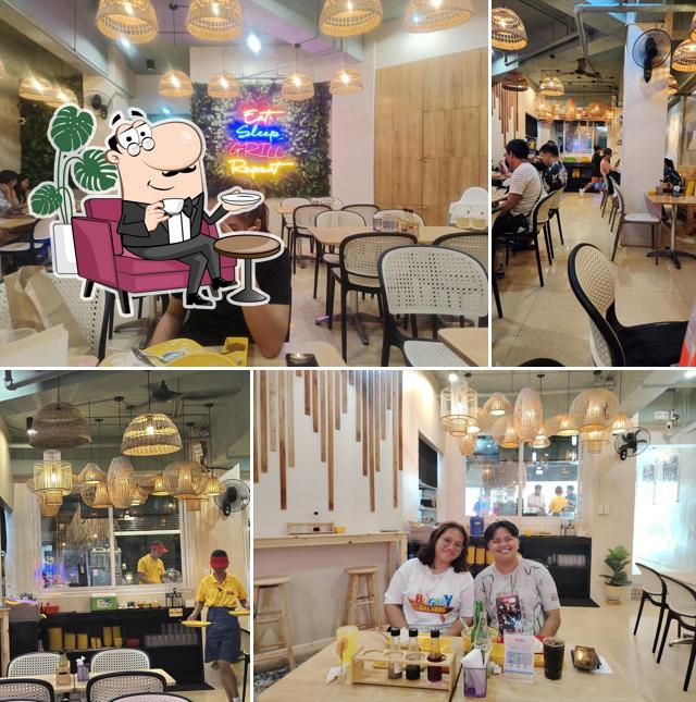 Zugba Grill House Laketown