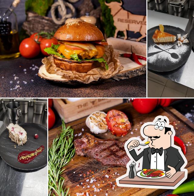 Гамбургер и стейк в "The Быке"