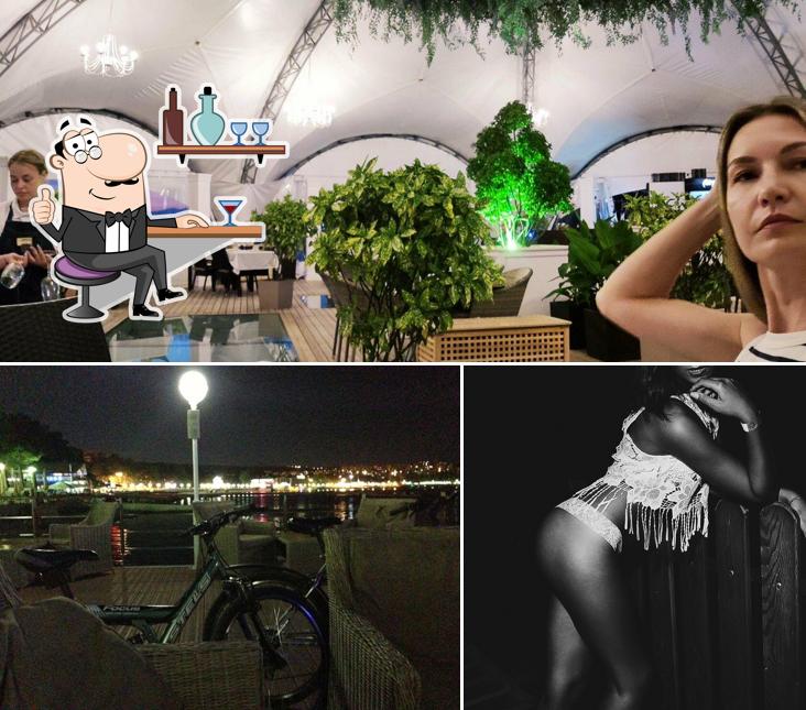 Посмотрите на внутренний интерьер "Кафе SeaZone"