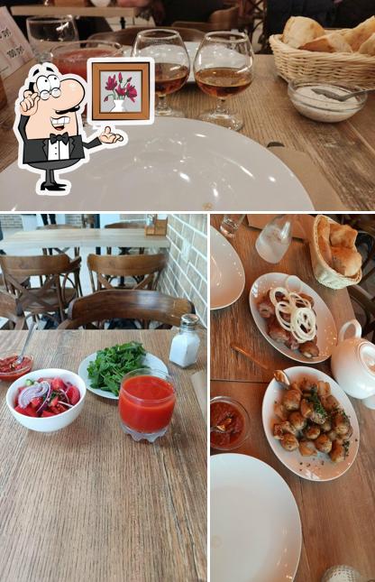 Забронируйте столик в "Пьяная свинья"