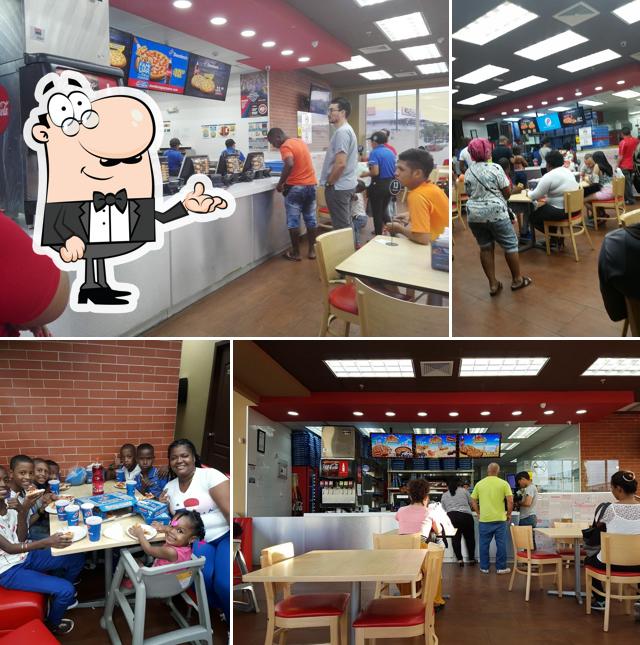 Domino's Pizza Colón 4 Altos