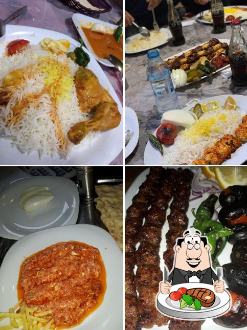 Roozegaran Traditional Restaurant سفره سرای سنتی روزگاران