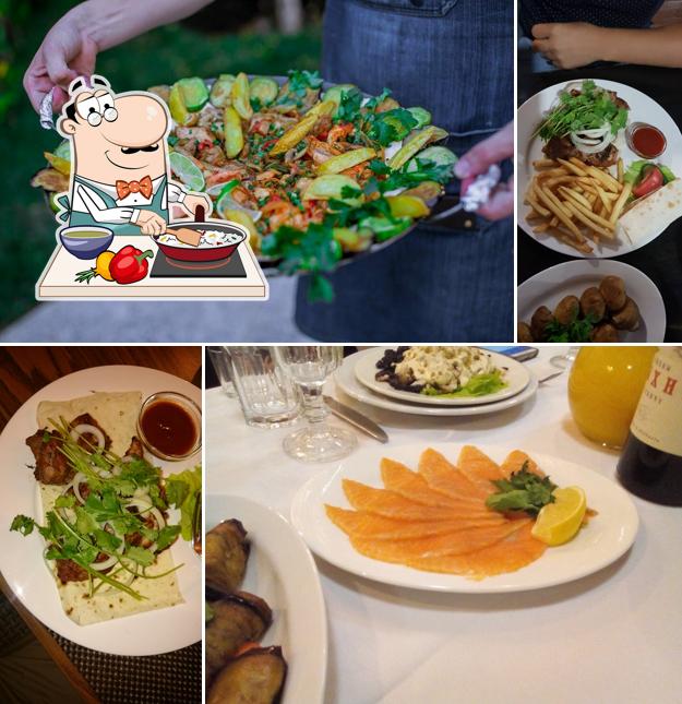 Паэлья в "Каледонии"