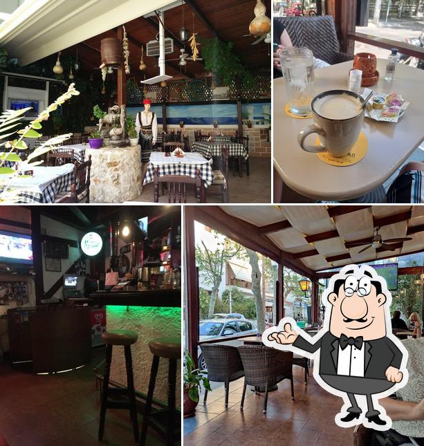 Johnny's Pub