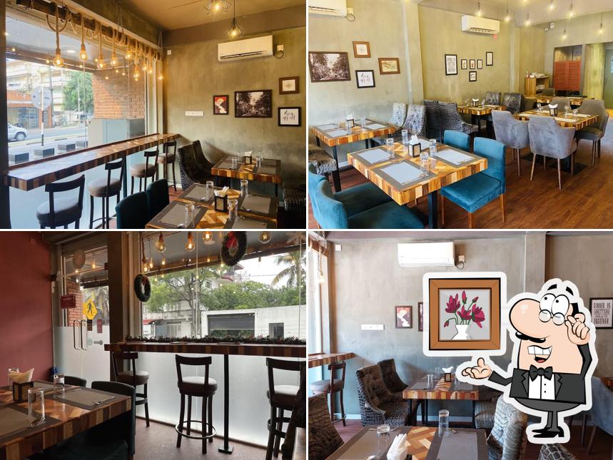 Parkbay Restaurant and Cafe