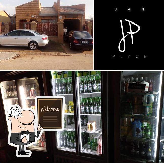 JAN'S PLACE / Tavern