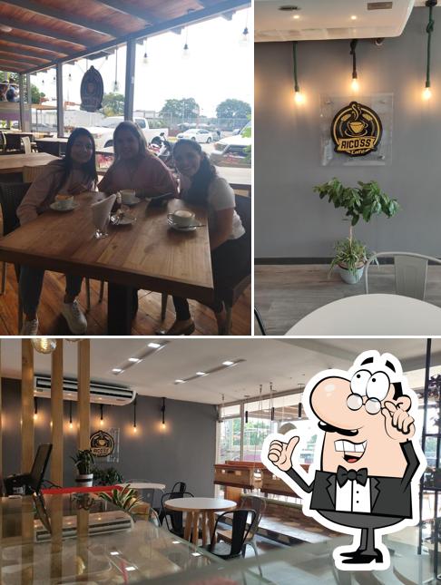 Ricoss Café