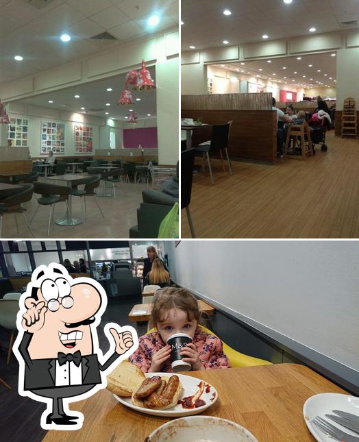 M&S Cafe