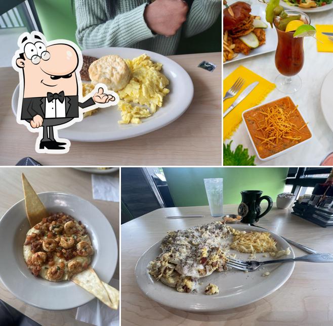 The Toasted Yolk Cafe