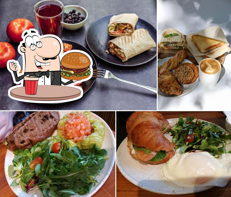 Закажите гамбургеры в "Cassette"