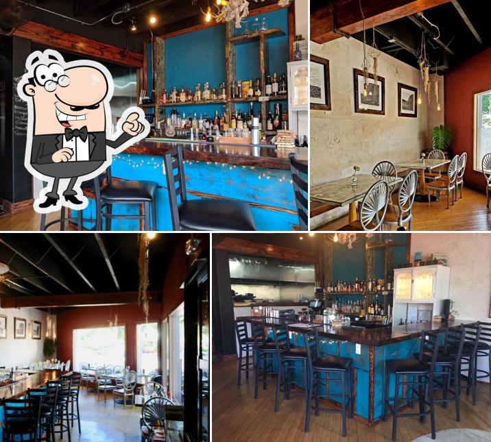 Mayas Tapas & Wine