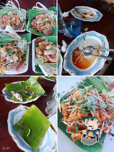 ตาเอ๋ผัดไทยหอยทอด