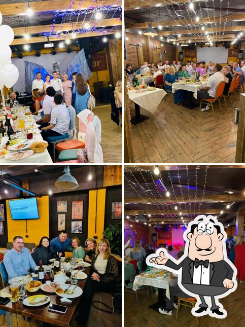 Посмотрите на внутренний интерьер "Гуд бар"