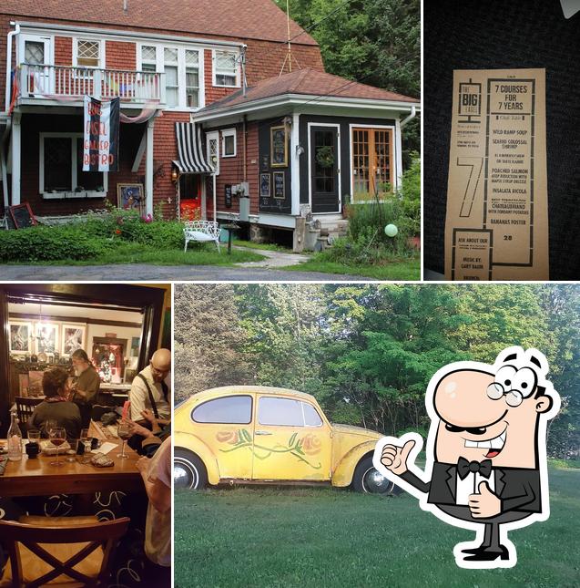 Big Easel Gallery & Bistro