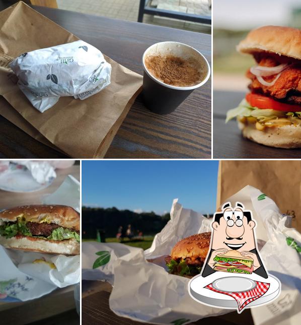 Клубные сэндвичи в "Grill Manero"