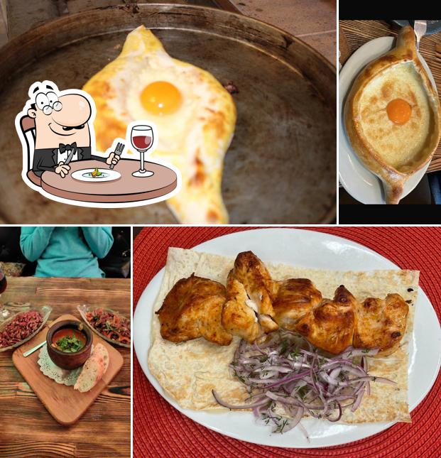 Еда в "Самихинкали"