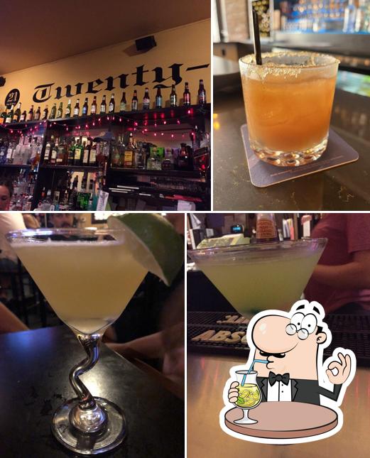 21 Bar & Grill