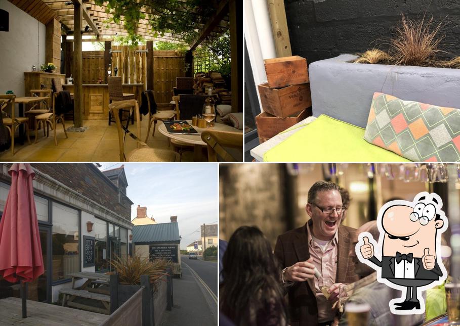 Rafferty's Cafe & Winebars