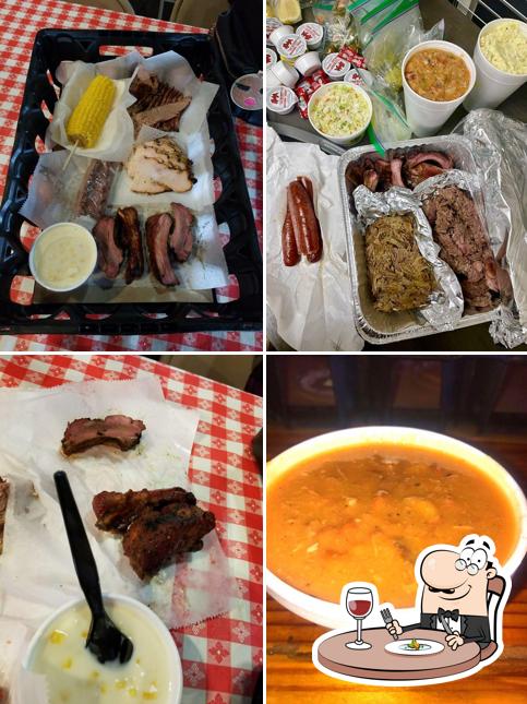 Rudy's "Country Store" and Bar-B-Q