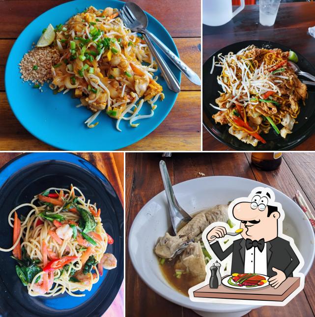 ร้านก๋วยเตี๋ยวไก่​ เนื้อ​ ตุ๋น​ HALAL FOOD สาขา 2 ตลาดแหลมดิน​ @samui