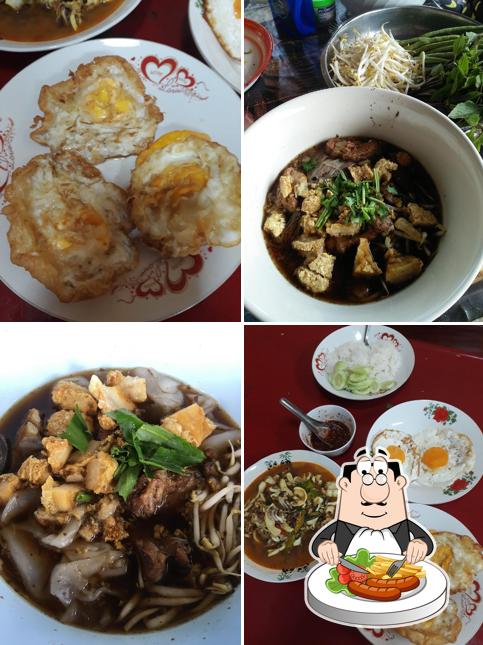 ก๋วยเตี๋ยวหมูตุ๋นยายแต๋ว ยองแยง