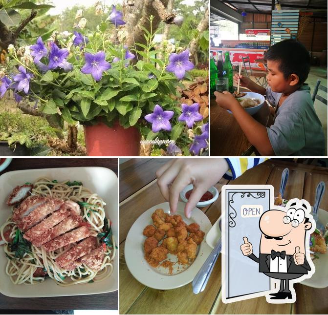 ร้านก๋วยเตี๋ยวแชมป์บ้านนา อาหารตามสั่ง ผัดไทย