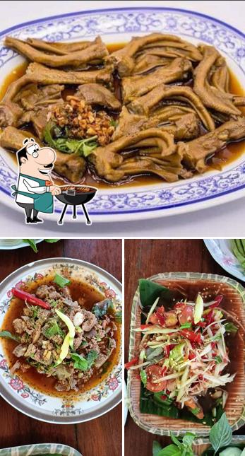 ร้านลาบเป็ดแม่สมจิตรรสเด็ด บ้านไผ่